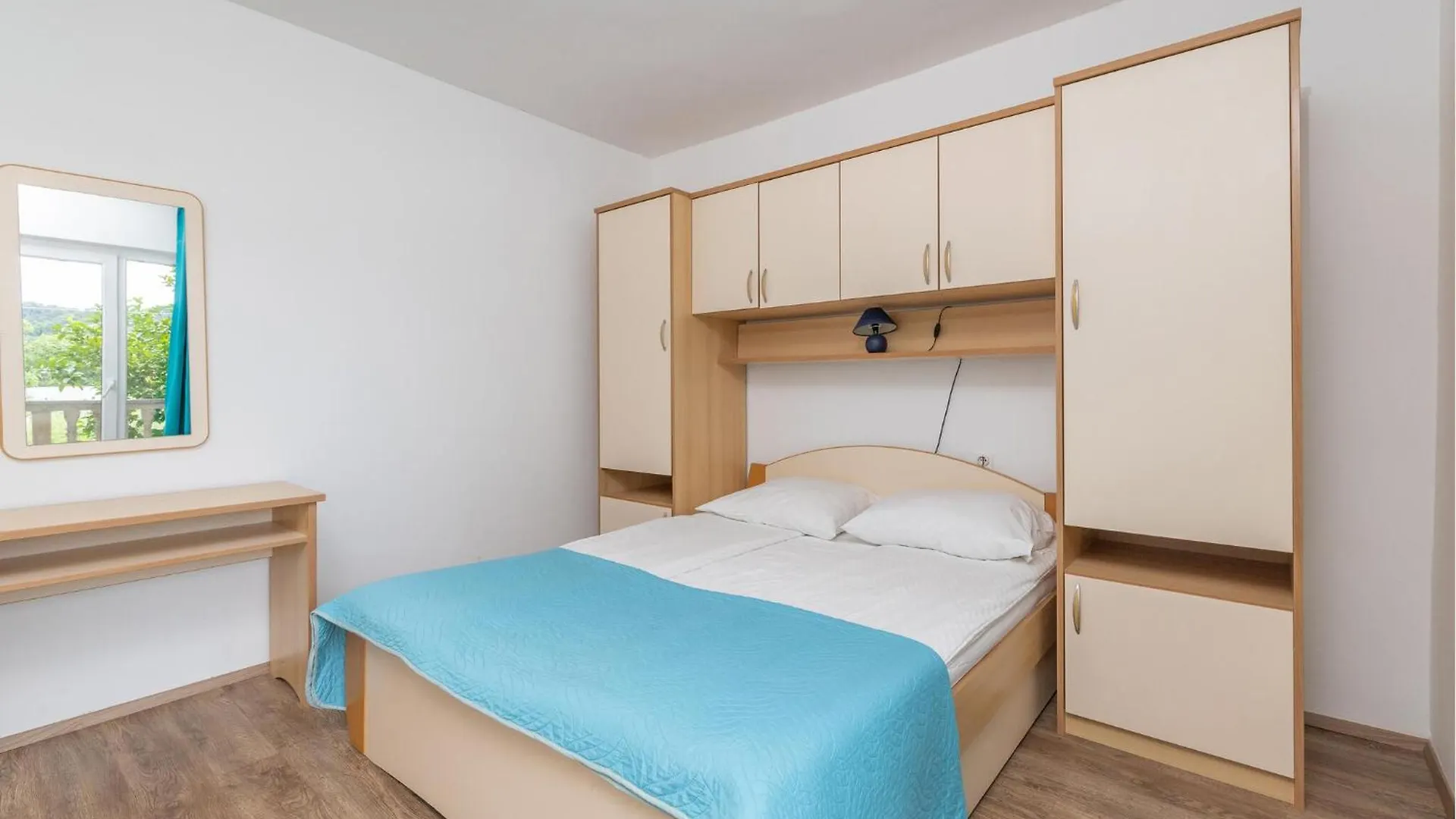 Lovely Apartment In Lopar With Wifi