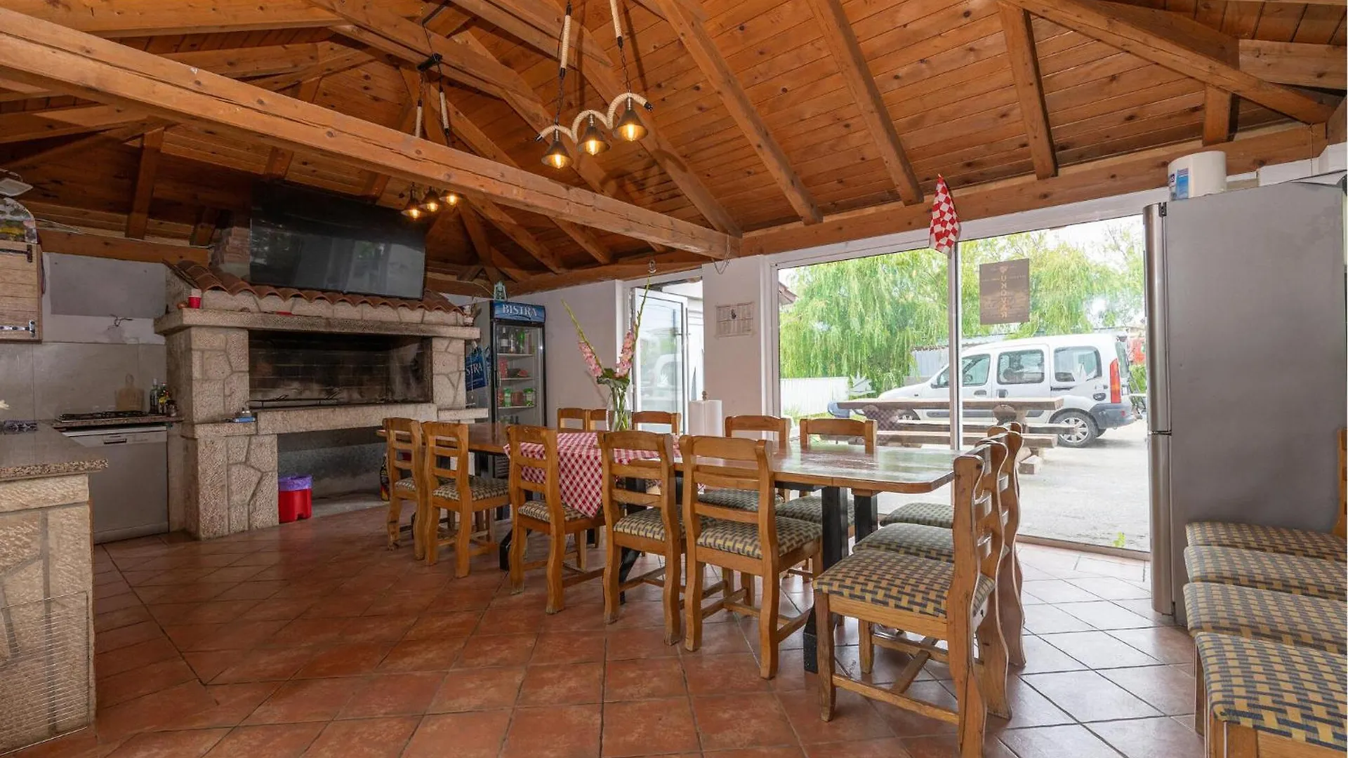 Lovely Apartment In Lopar With Wifi
