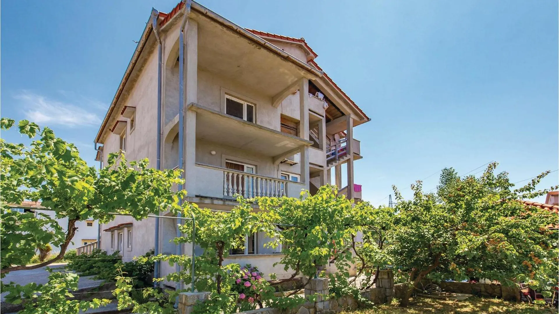 Lovely Apartment In Lopar With Wifi